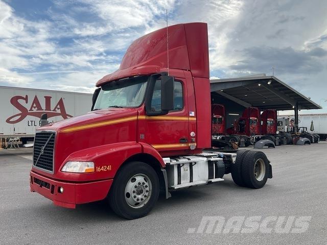 Volvo VNM42T وحدات الجر