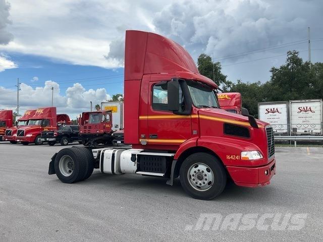 Volvo VNM42T وحدات الجر