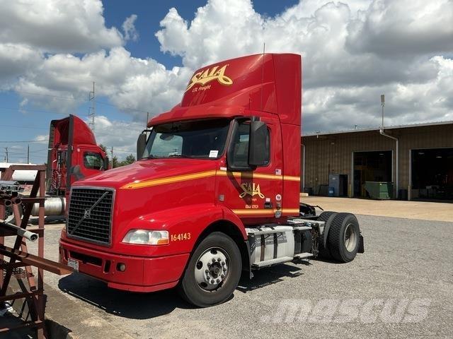 Volvo VNM42T وحدات الجر