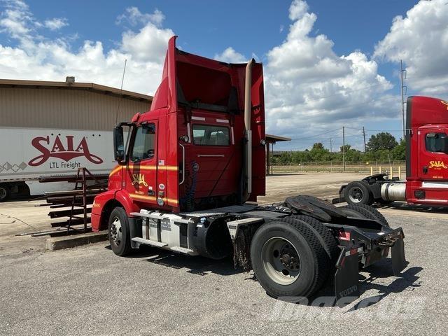 Volvo VNM42T وحدات الجر