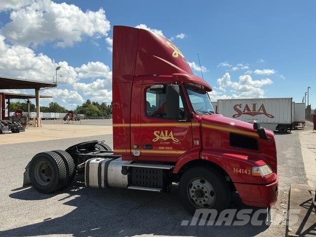 Volvo VNM42T وحدات الجر