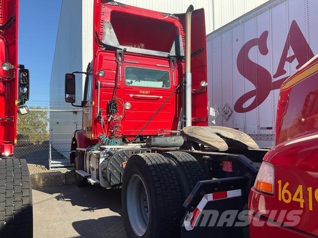 Volvo VNM42T وحدات الجر