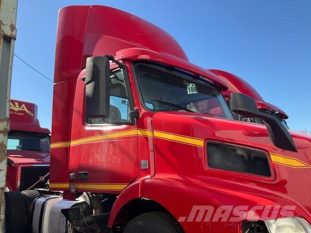 Volvo VNM42T وحدات الجر