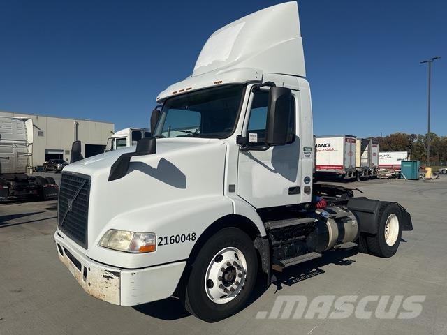 Volvo VNM42T وحدات الجر