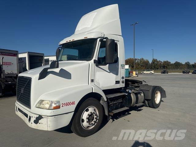 Volvo VNM42T وحدات الجر