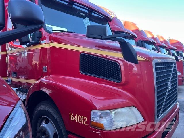 Volvo VNM42T وحدات الجر