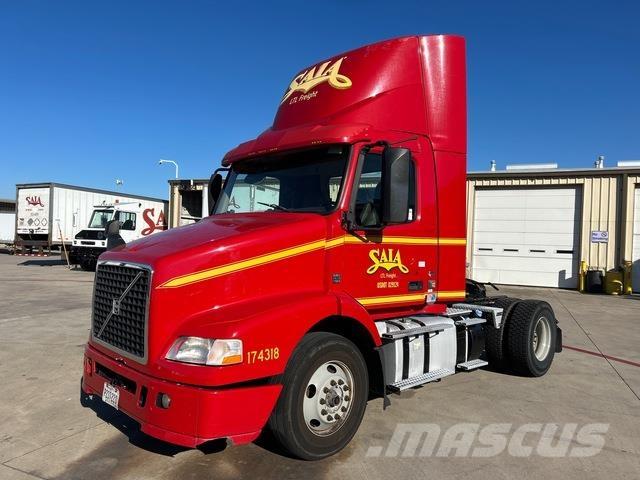 Volvo VNM42T وحدات الجر