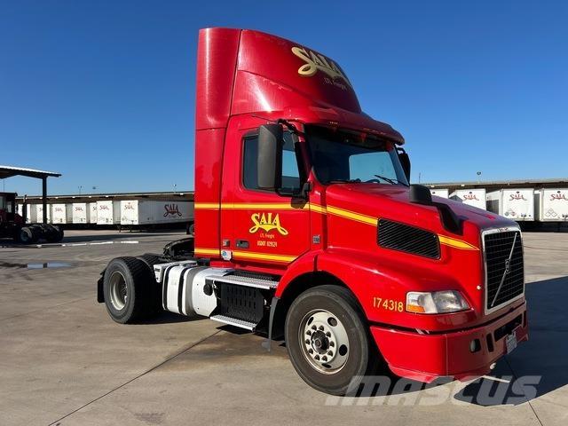 Volvo VNM42T وحدات الجر