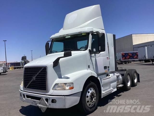 Volvo VNM64T وحدات الجر
