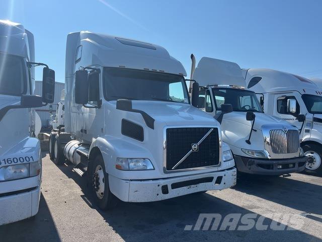 Volvo VNM64T وحدات الجر