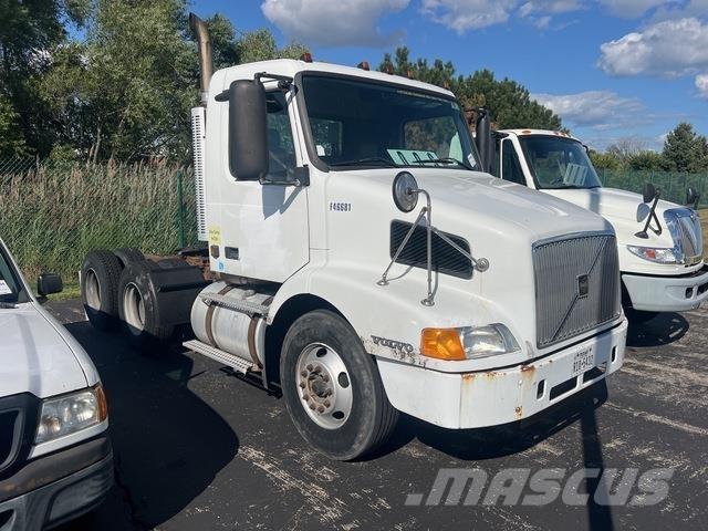 Volvo VNM64T وحدات الجر