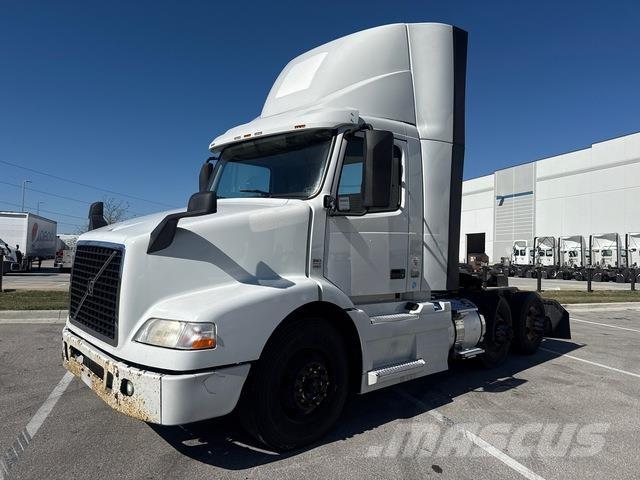 Volvo VNM64T وحدات الجر