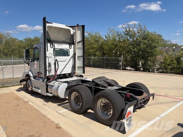 Volvo VNM64T وحدات الجر