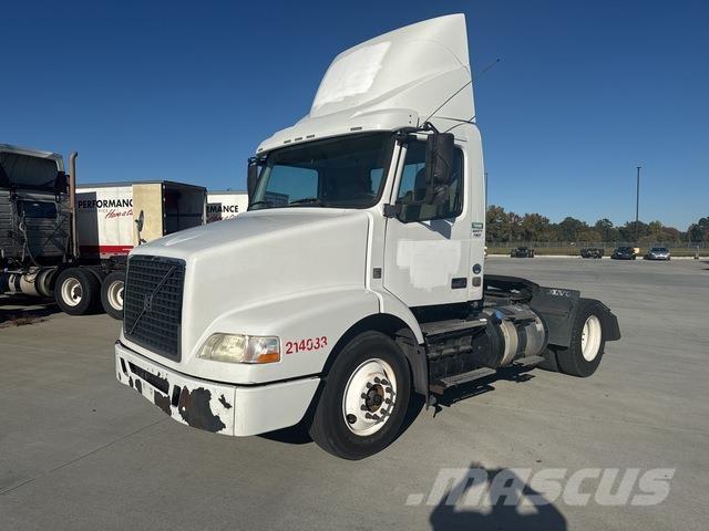 Volvo VNM64T وحدات الجر