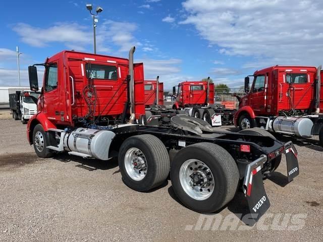 Volvo VNR وحدات الجر
