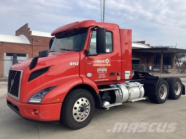 Volvo VNR وحدات الجر