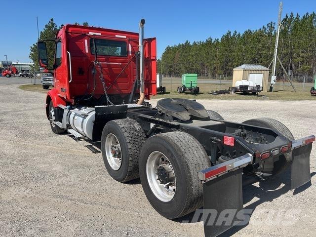 Volvo VNR وحدات الجر
