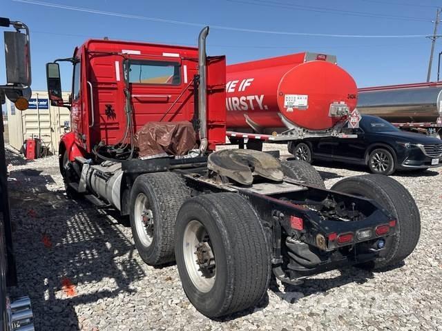 Volvo VNR وحدات الجر