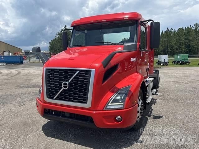 Volvo VNR وحدات الجر