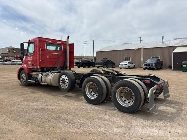 Volvo VNR وحدات الجر