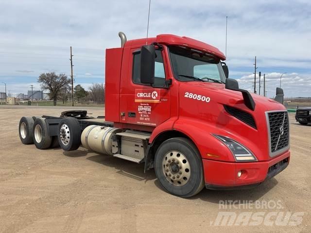 Volvo VNR وحدات الجر