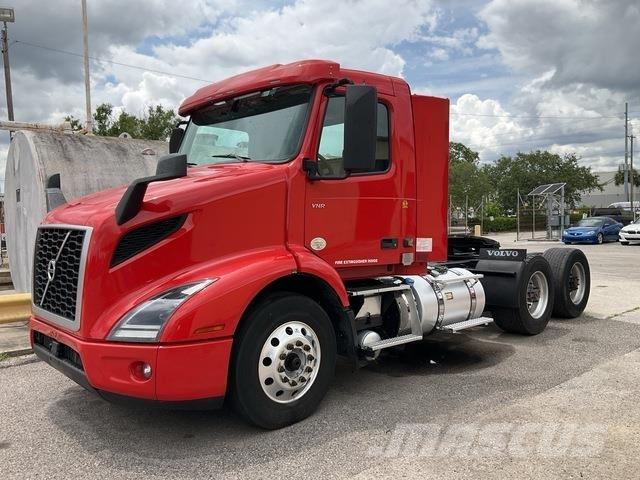 Volvo VNR وحدات الجر