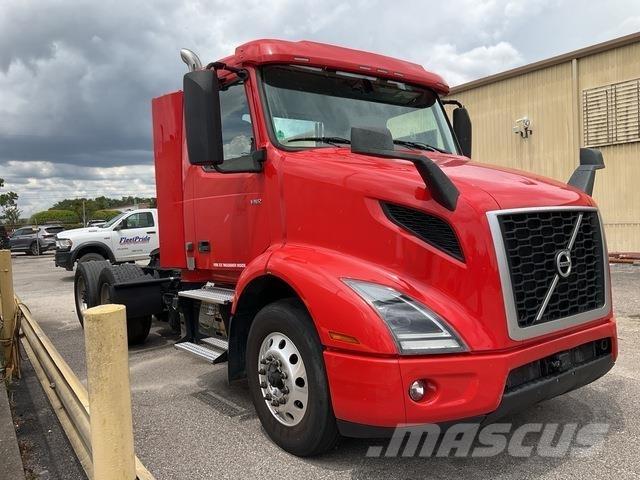 Volvo VNR وحدات الجر