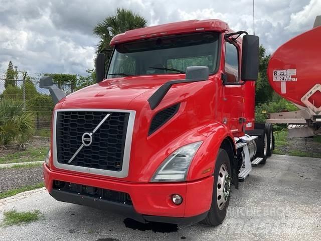 Volvo VNR وحدات الجر