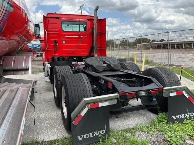 Volvo VNR وحدات الجر