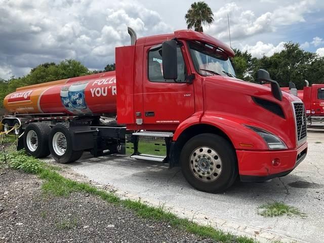 Volvo VNR وحدات الجر