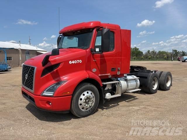 Volvo VNR وحدات الجر