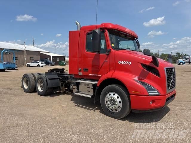 Volvo VNR وحدات الجر