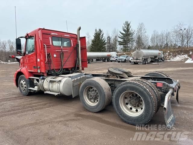 Volvo VNR وحدات الجر