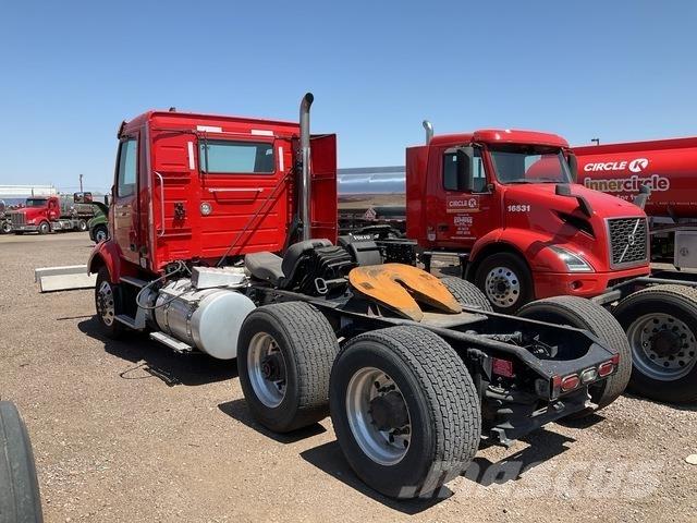 Volvo VNR وحدات الجر