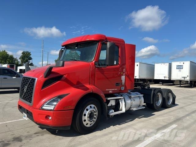 Volvo VNR وحدات الجر