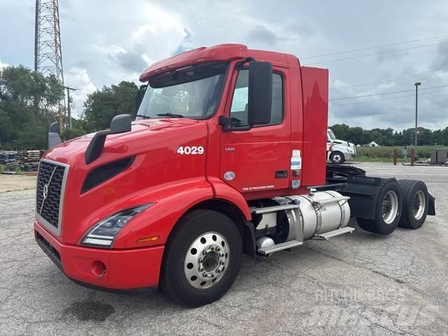 Volvo VNR وحدات الجر