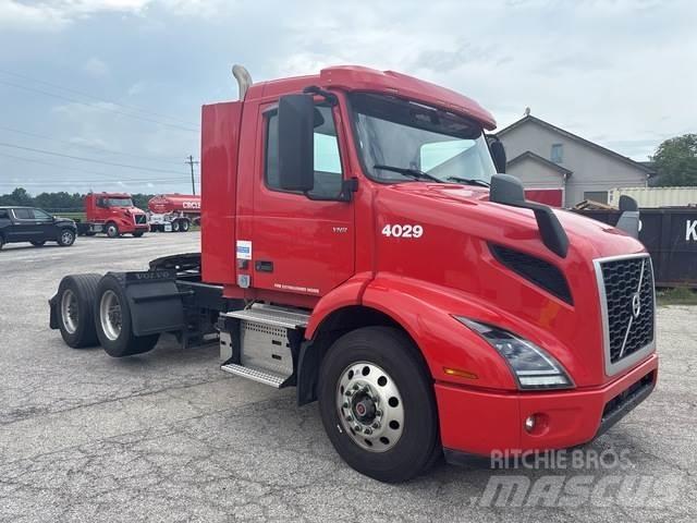 Volvo VNR وحدات الجر