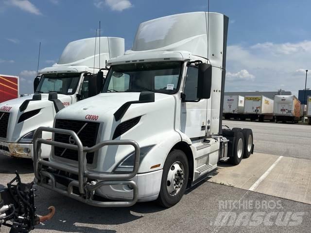 Volvo VNR وحدات الجر