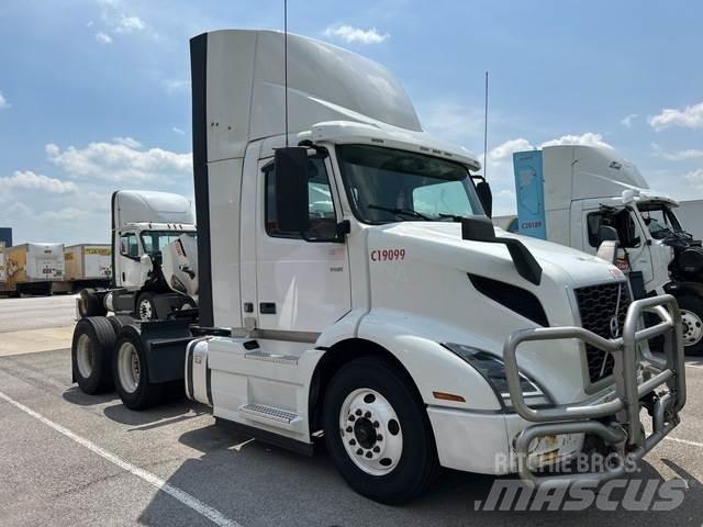 Volvo VNR وحدات الجر