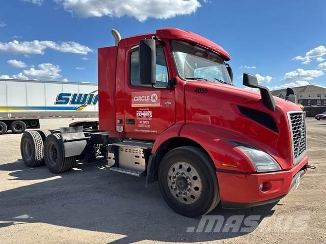 Volvo VNR وحدات الجر
