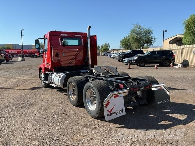 Volvo VNR وحدات الجر
