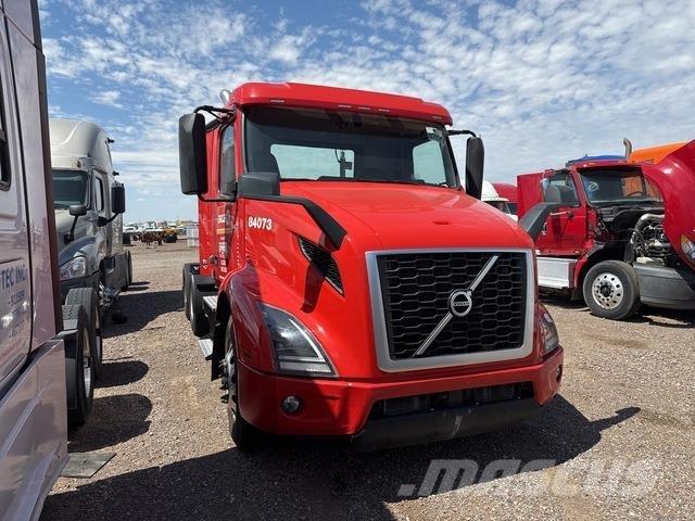 Volvo VNR وحدات الجر