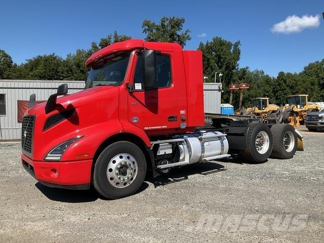 Volvo VNR وحدات الجر