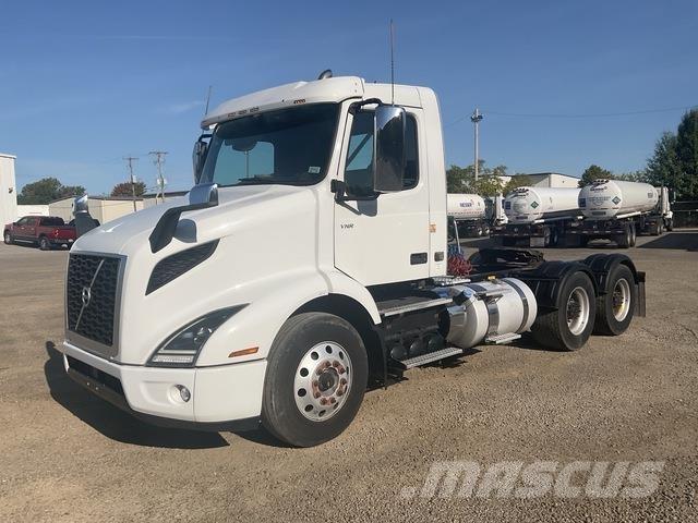 Volvo VNR وحدات الجر