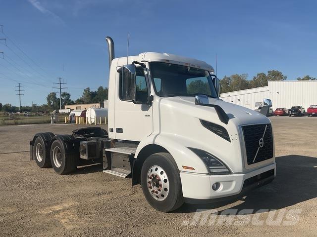 Volvo VNR وحدات الجر