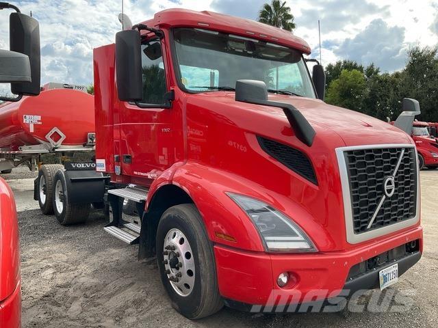 Volvo VNR وحدات الجر