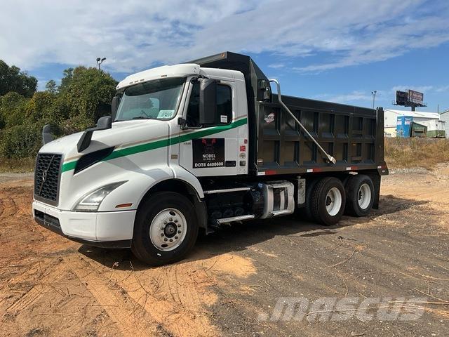 Volvo VNR شاحنات قلابة
