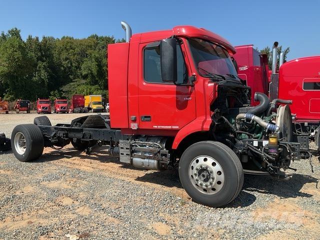 Volvo VNR وحدات الجر