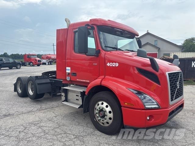 Volvo VNR وحدات الجر