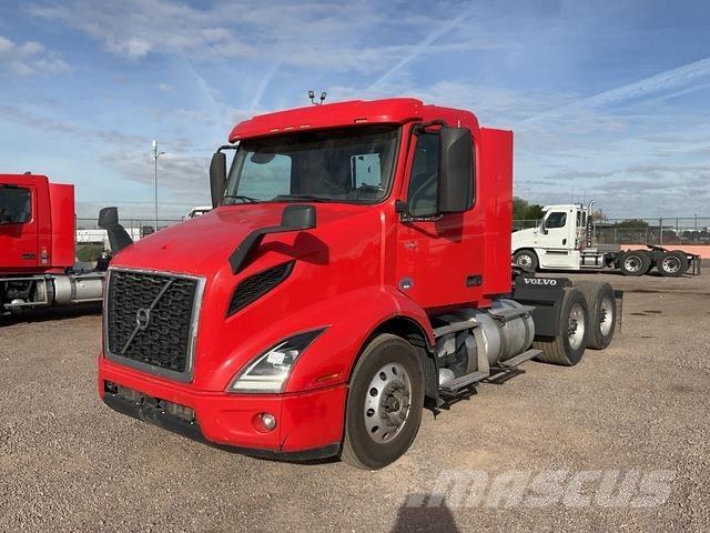 Volvo VNR وحدات الجر